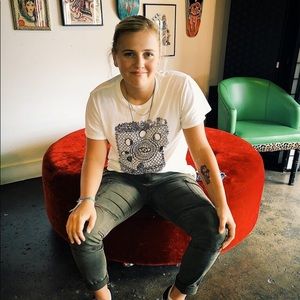 Meet your Posher, Caroline